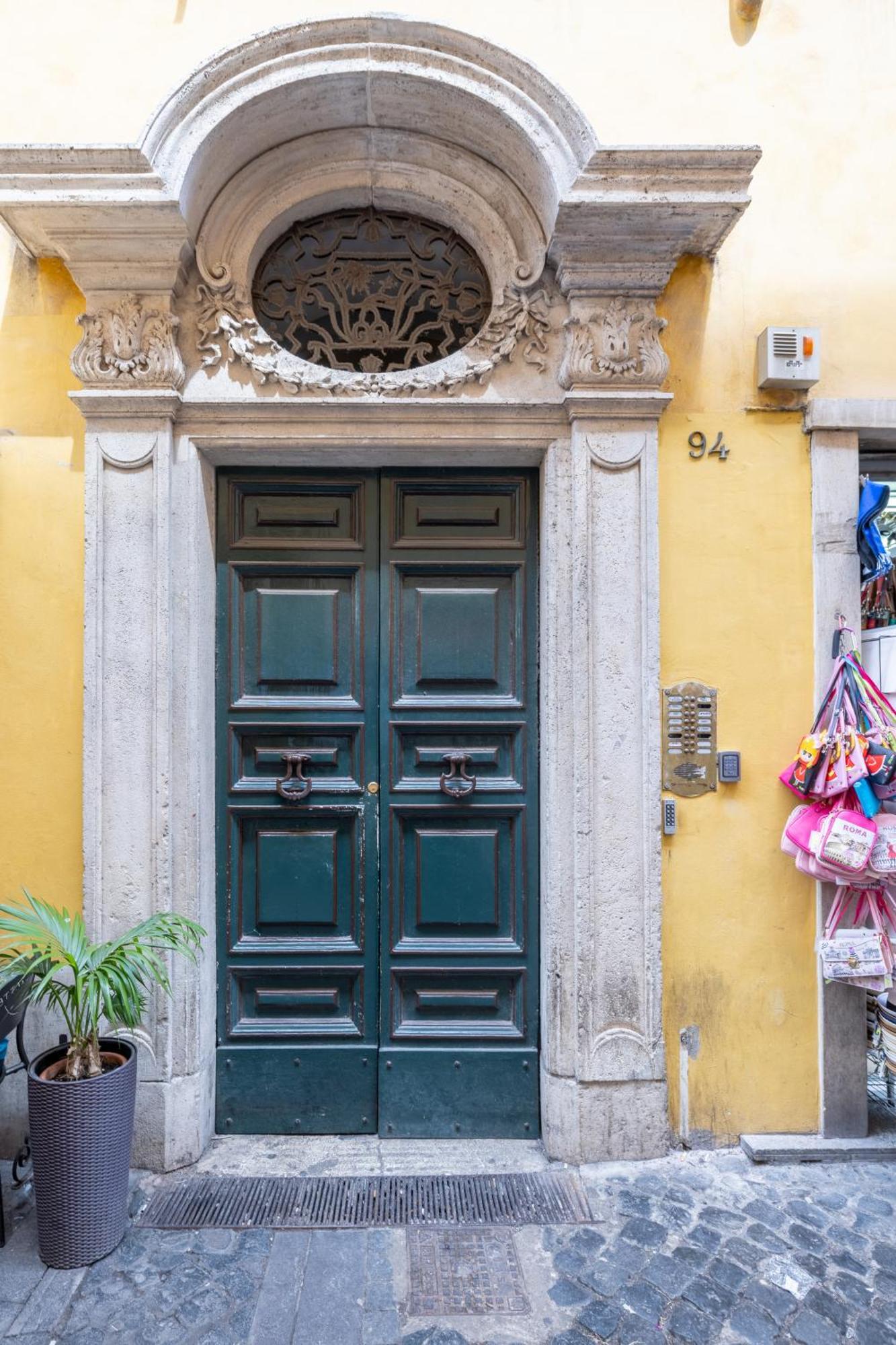 Maison Trevi, Rome